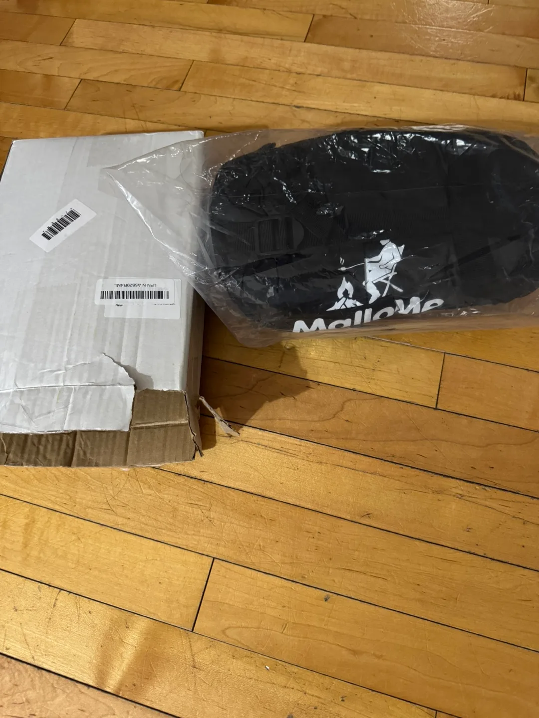 MalloMe Sleeping Bag - New in Box thumbnail