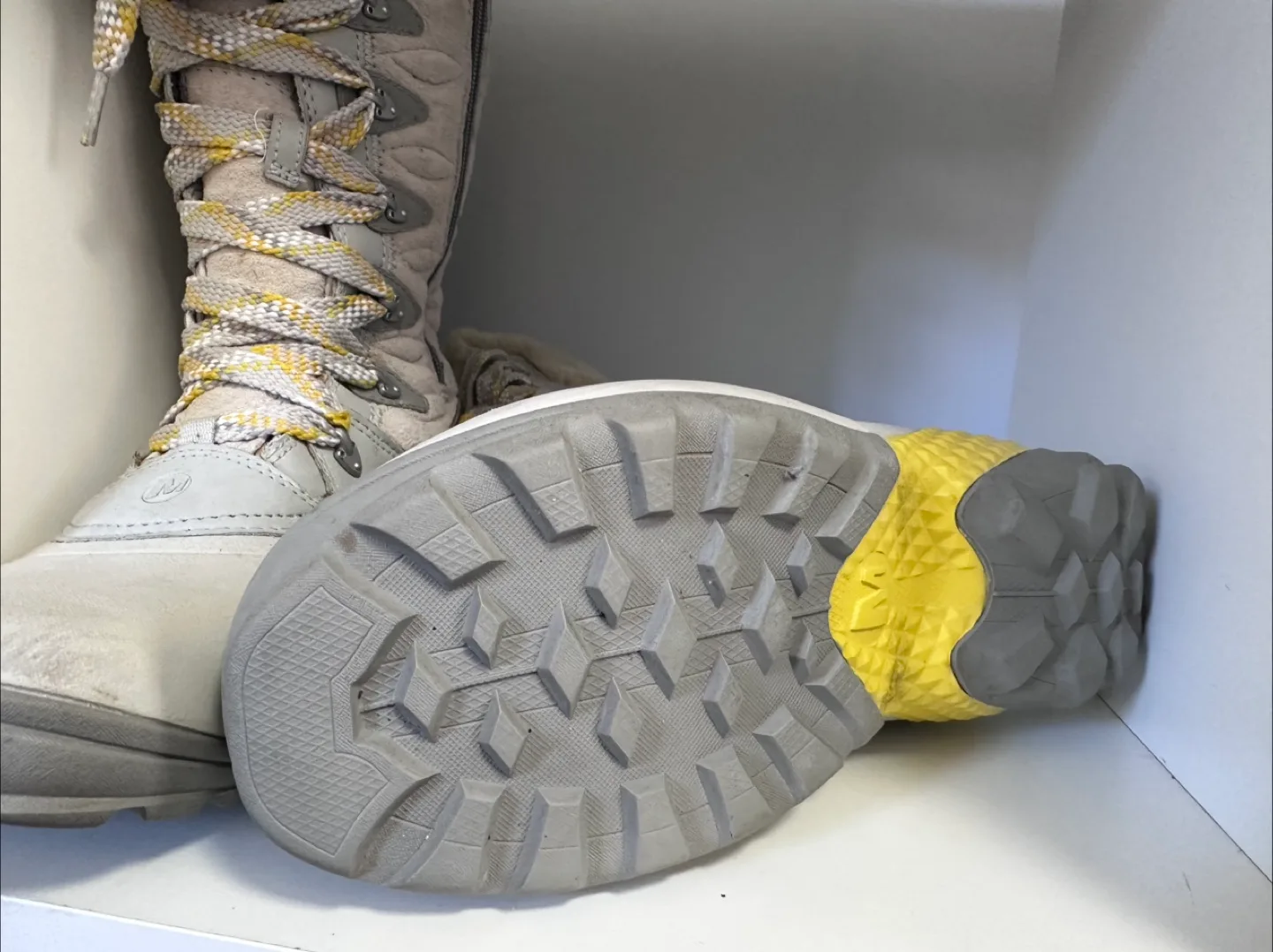 Merrell Winter Boots image indicator(2)