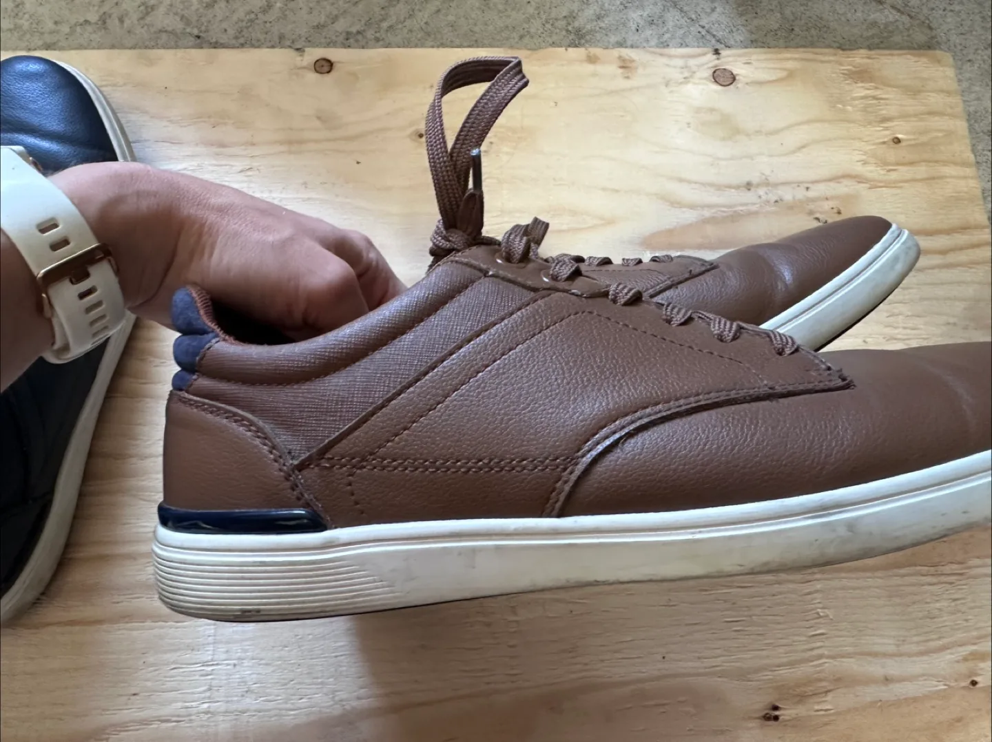 Men's Brown and dark blue Leather Casual Shoes image indicator(3)