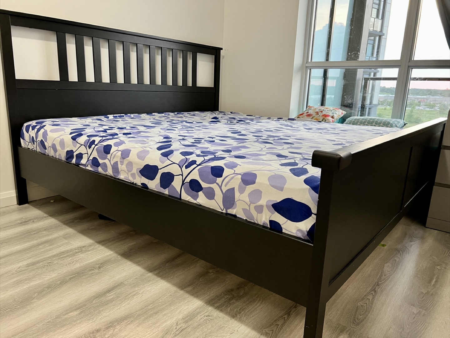 IKEA HEMNES King size Bed + Mattress(Excellent condition)