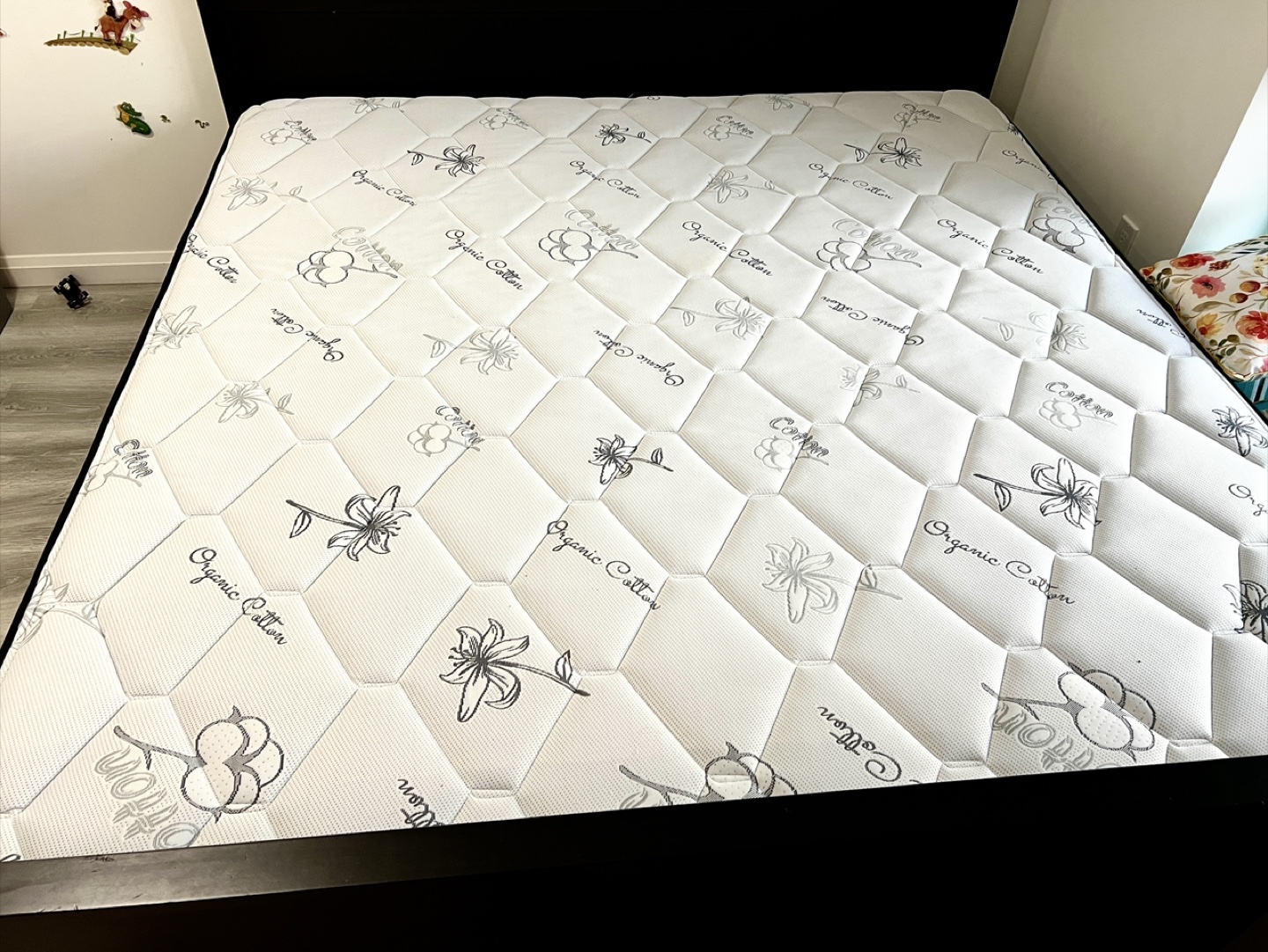 IKEA HEMNES King size Bed + Mattress(Excellent condition) - photo 3