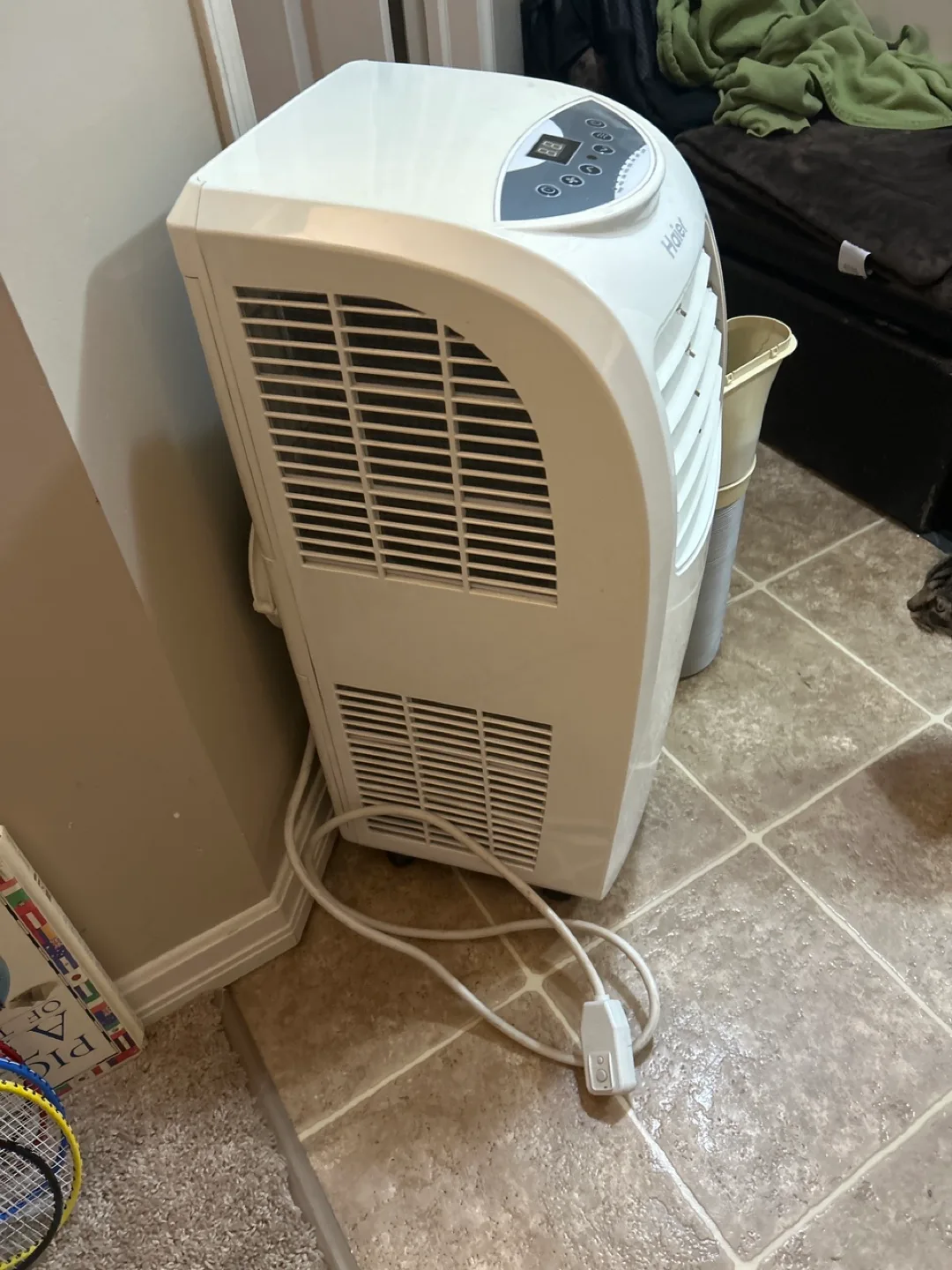 Haier Portable Air Conditioner thumbnail