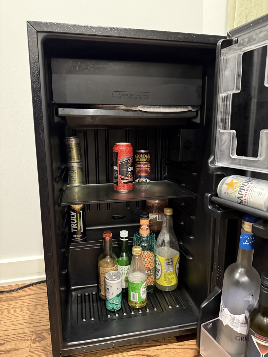 Sanyo Compact Refrigerator - photo 5