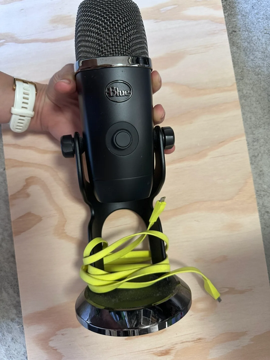 Blue Yeti Microphone - Black thumbnail