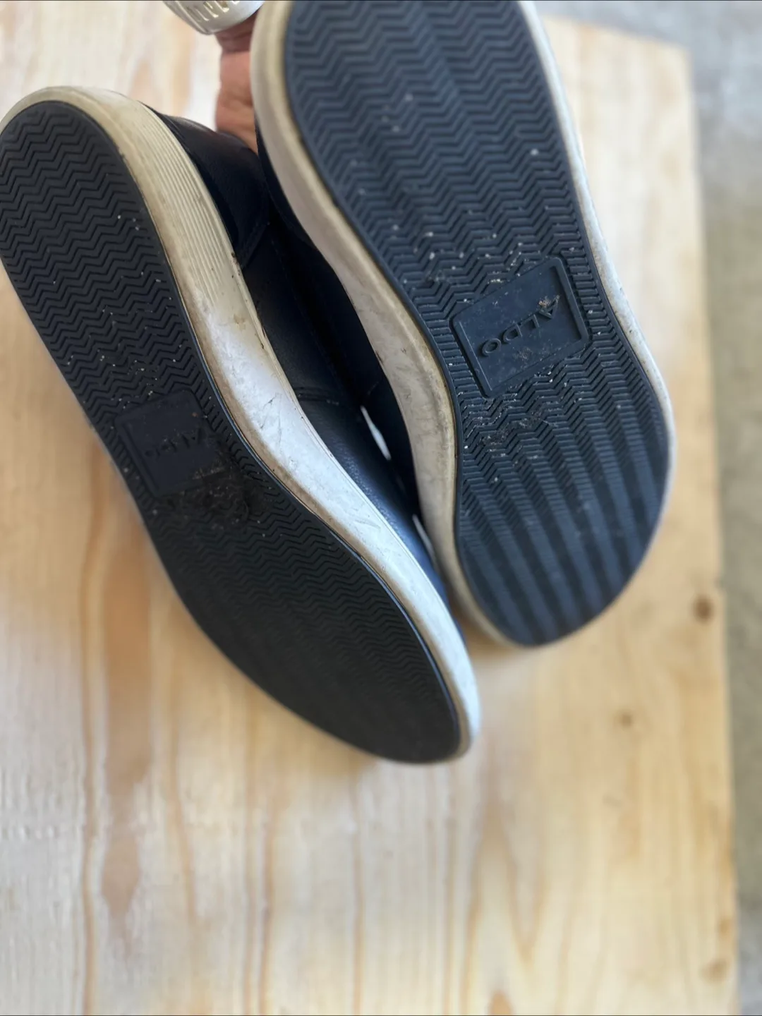 Mens faux leather sneakers - Size 10.5 image indicator(4)