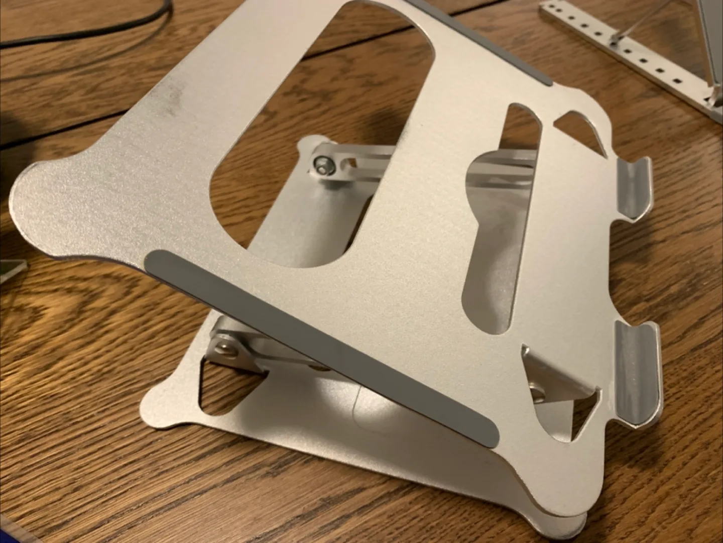 Adjustable Aluminum Laptop Stand thumbnail