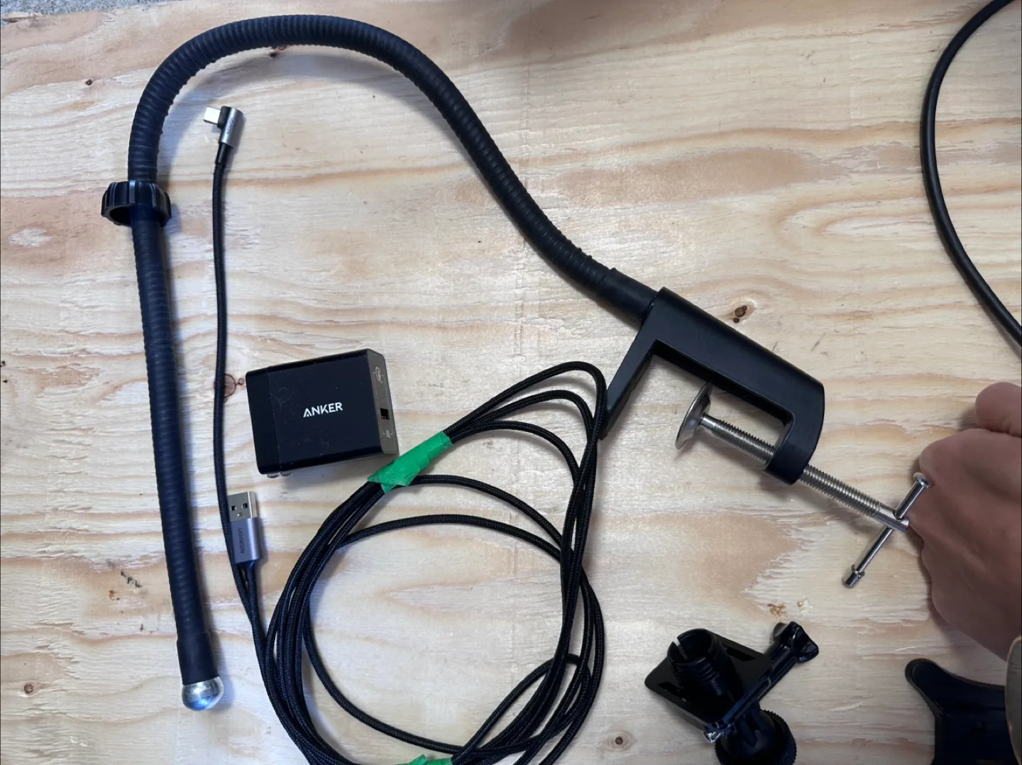 Anker Power Adapter & Ugreen Hub image indicator(4)