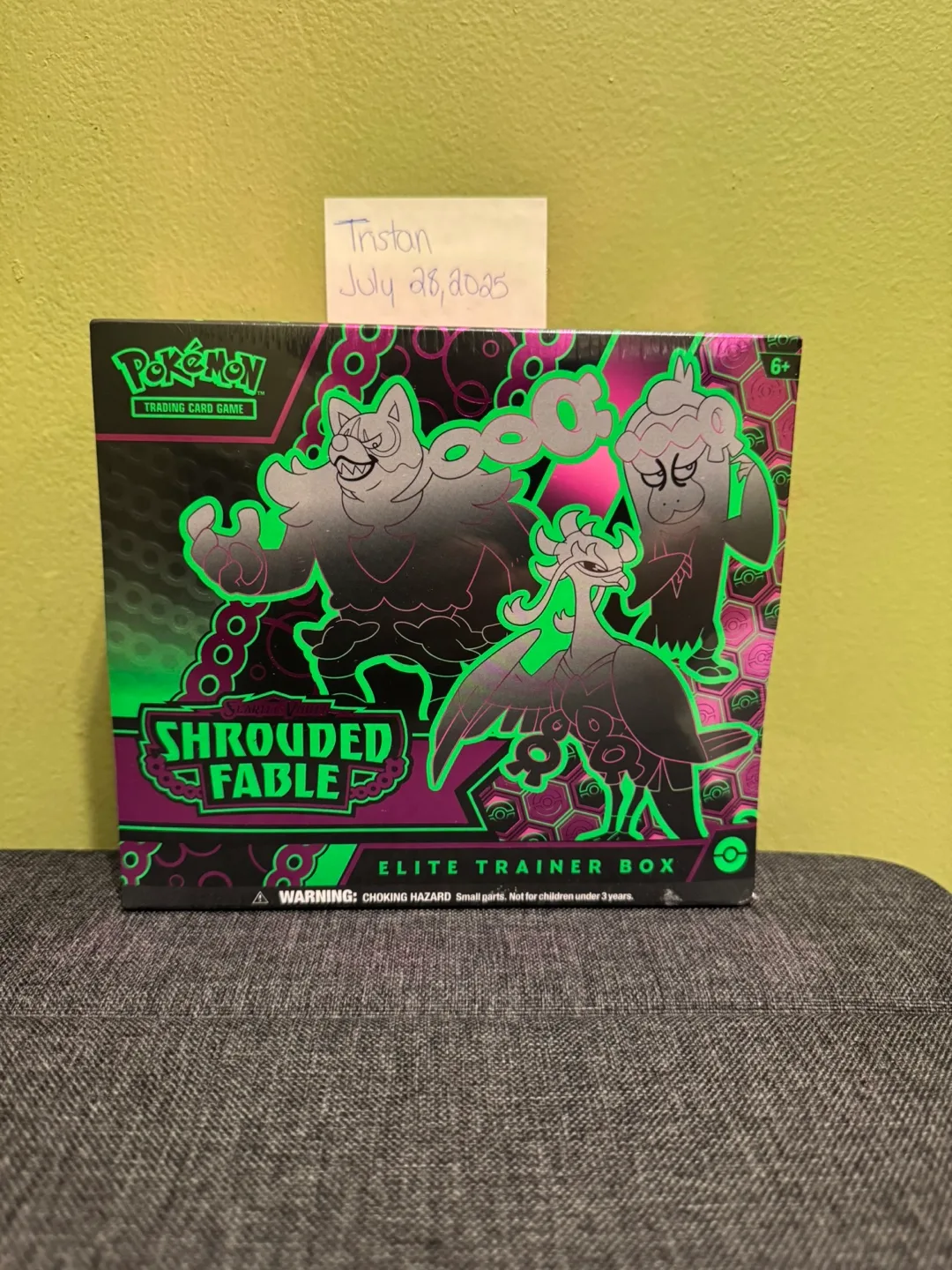 Pokémon Shrouded Fable Elite Trainer Box - New thumbnail