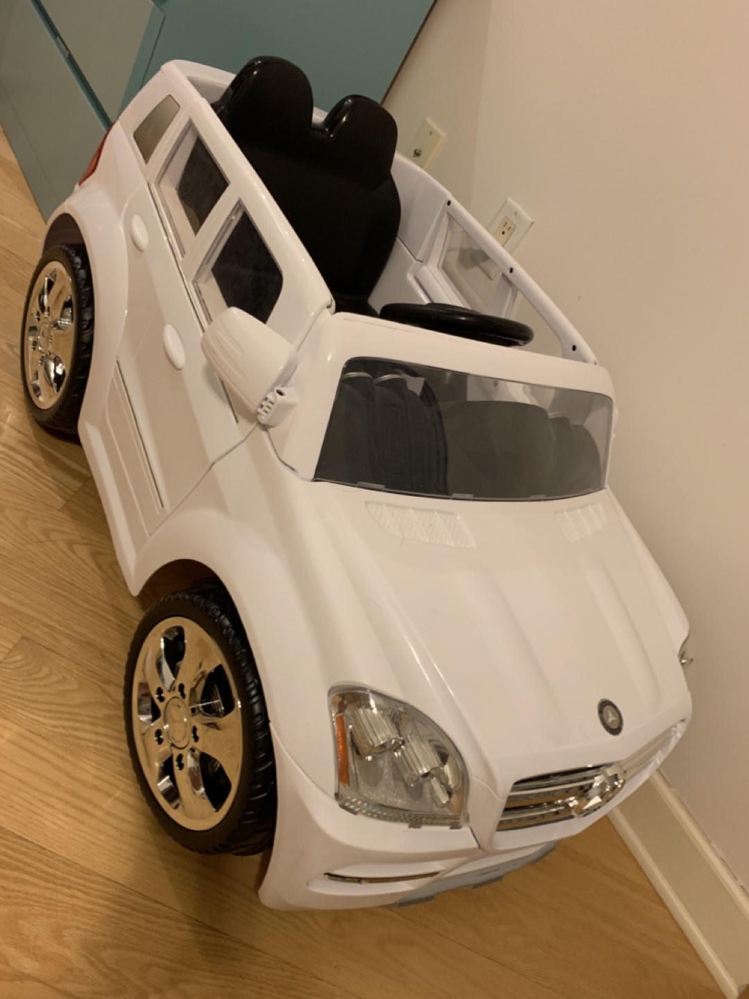 New-Mercedes-Benz Kids Ride-On Car - White - photo 2