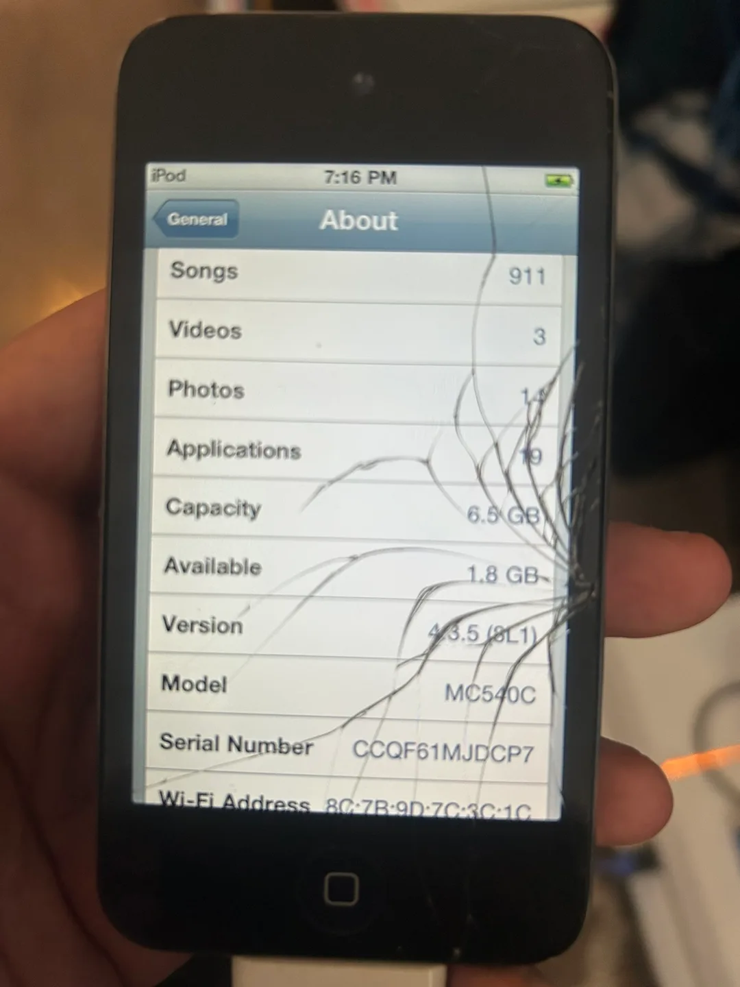 Apple iPod Touch 4th Gen 8GB - Cracked Screen image indicator(3)