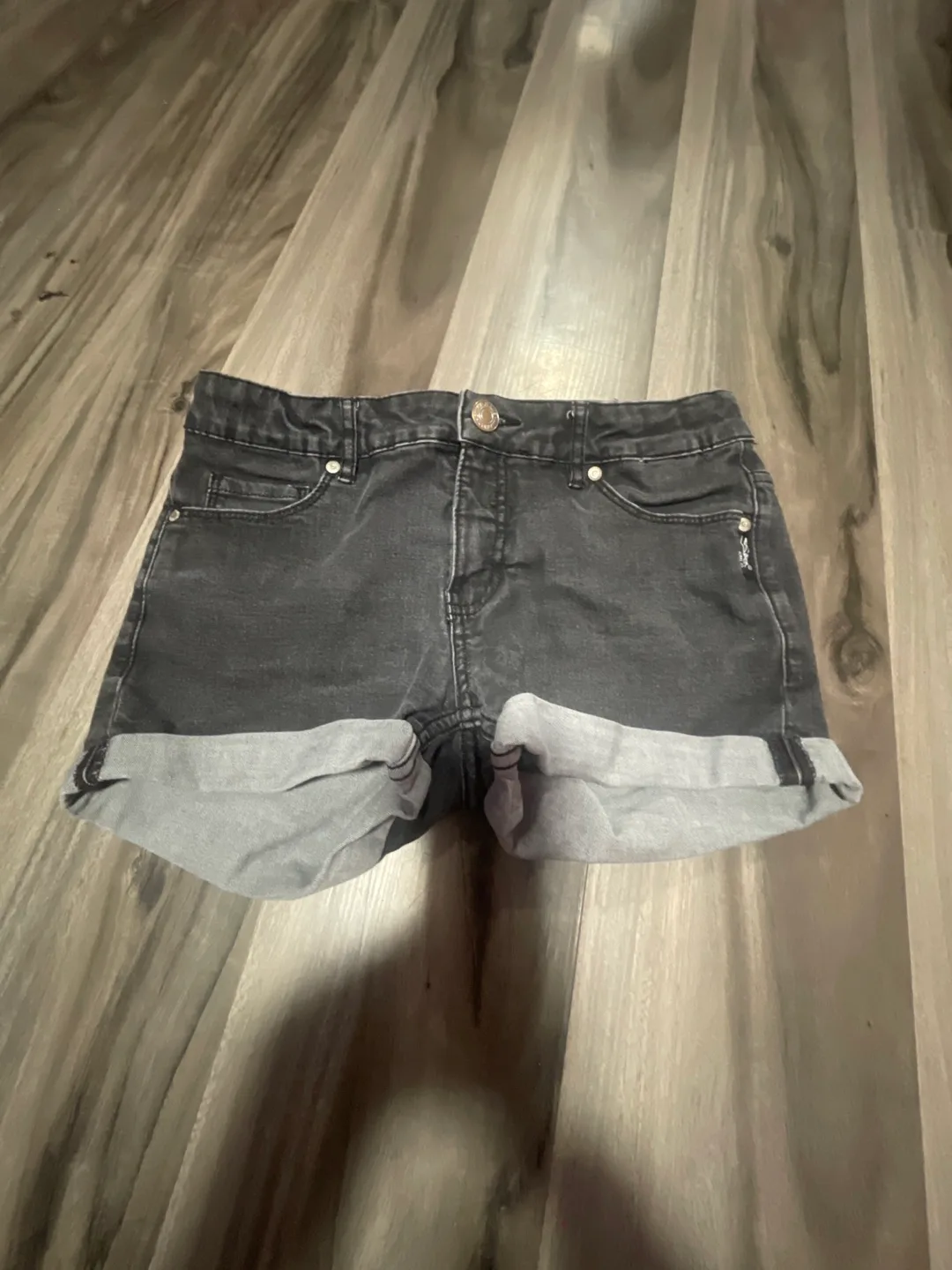 Silver jeans, Co. Lacey, black denim shorts thumbnail