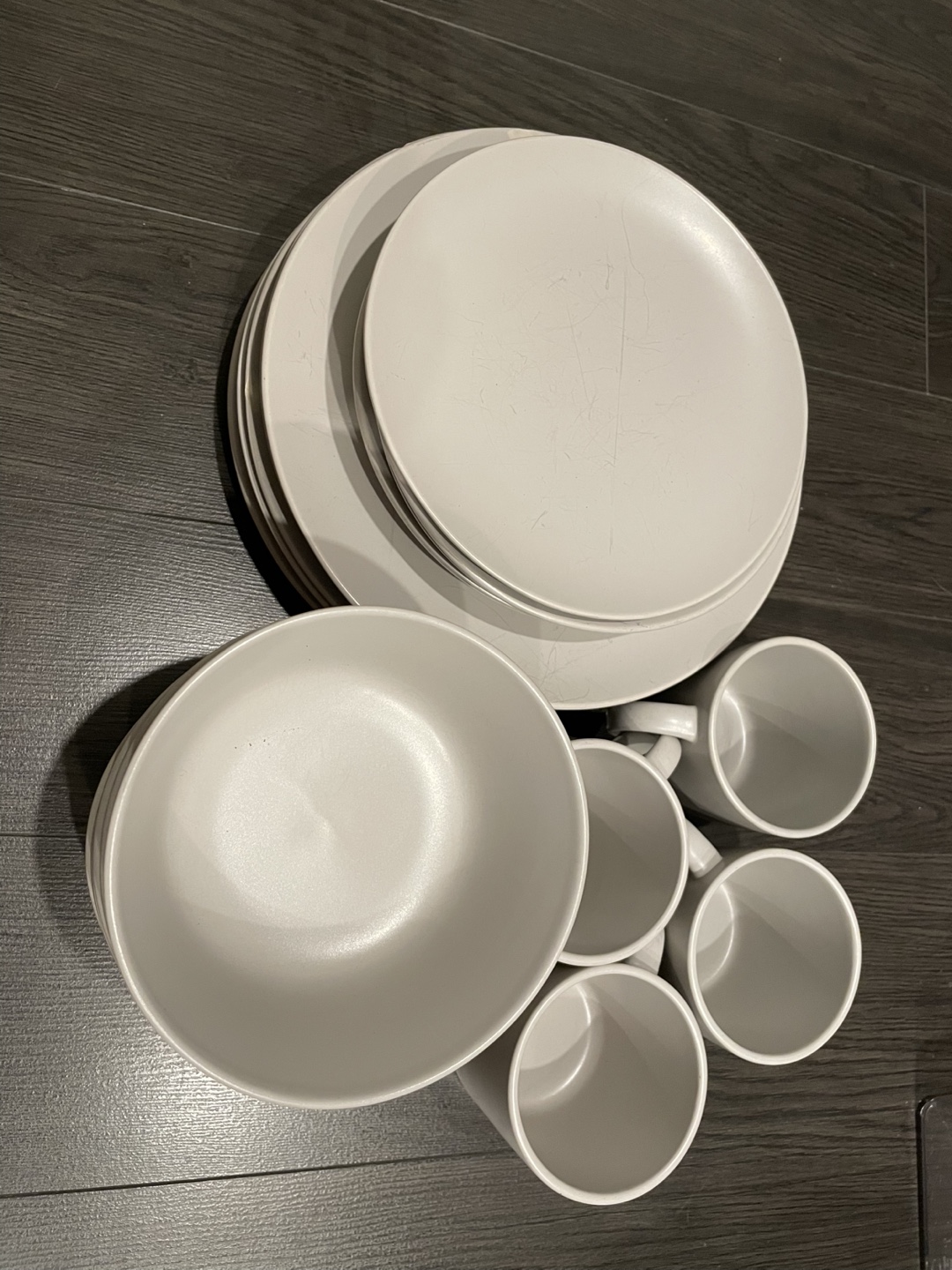 Ikea Dinnerware Set - 20 pieces.