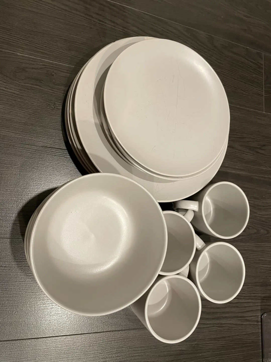 Ikea Dinnerware Set - 20 pieces. thumbnail