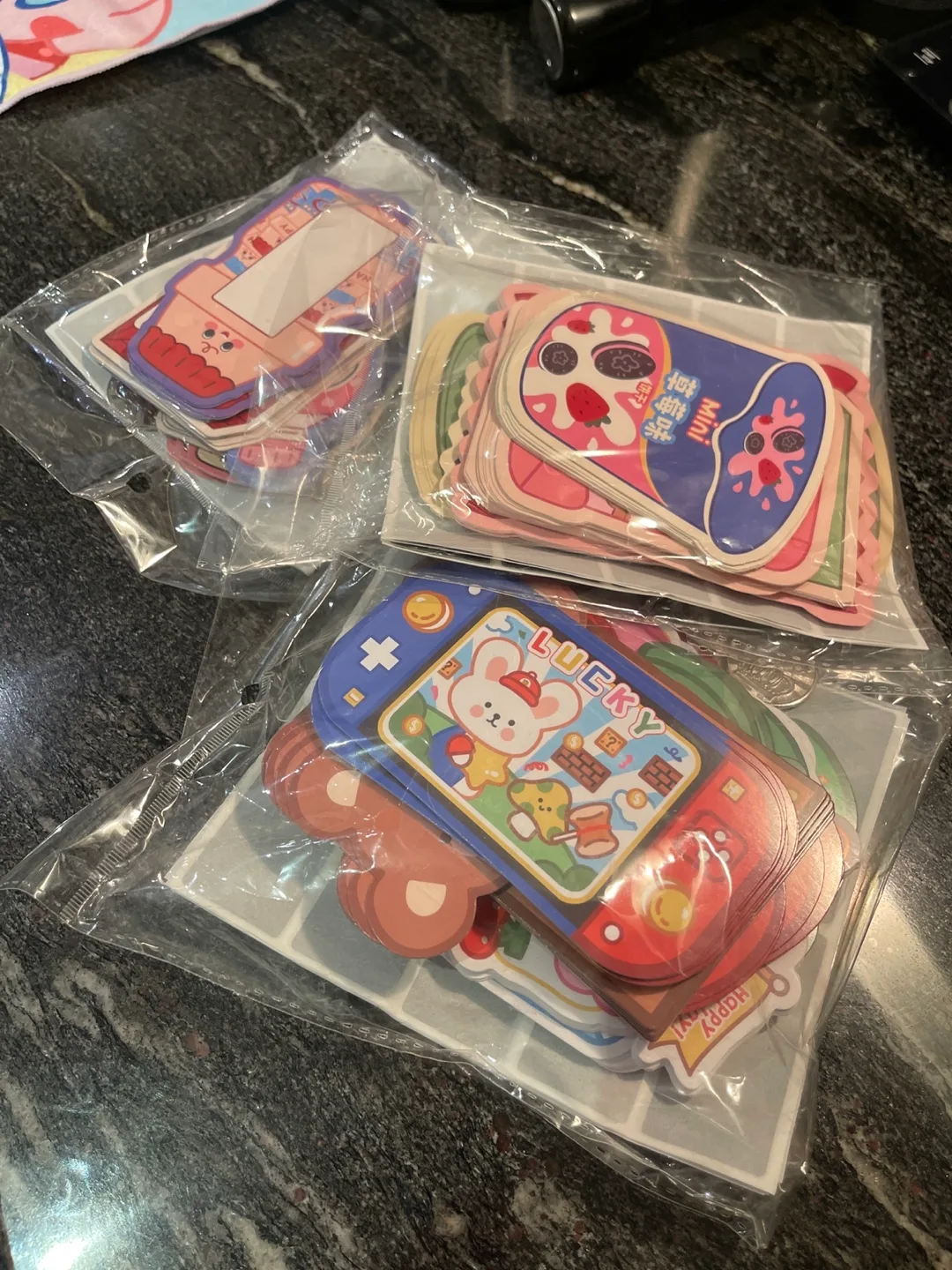 Cute Scratch Off Card Stickers for kids 200 Pieces 20 Styles image indicator(8)