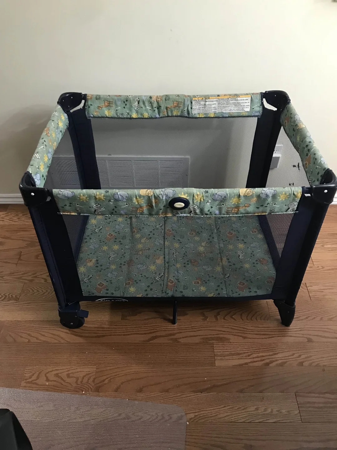 Graco Playard Crib thumbnail