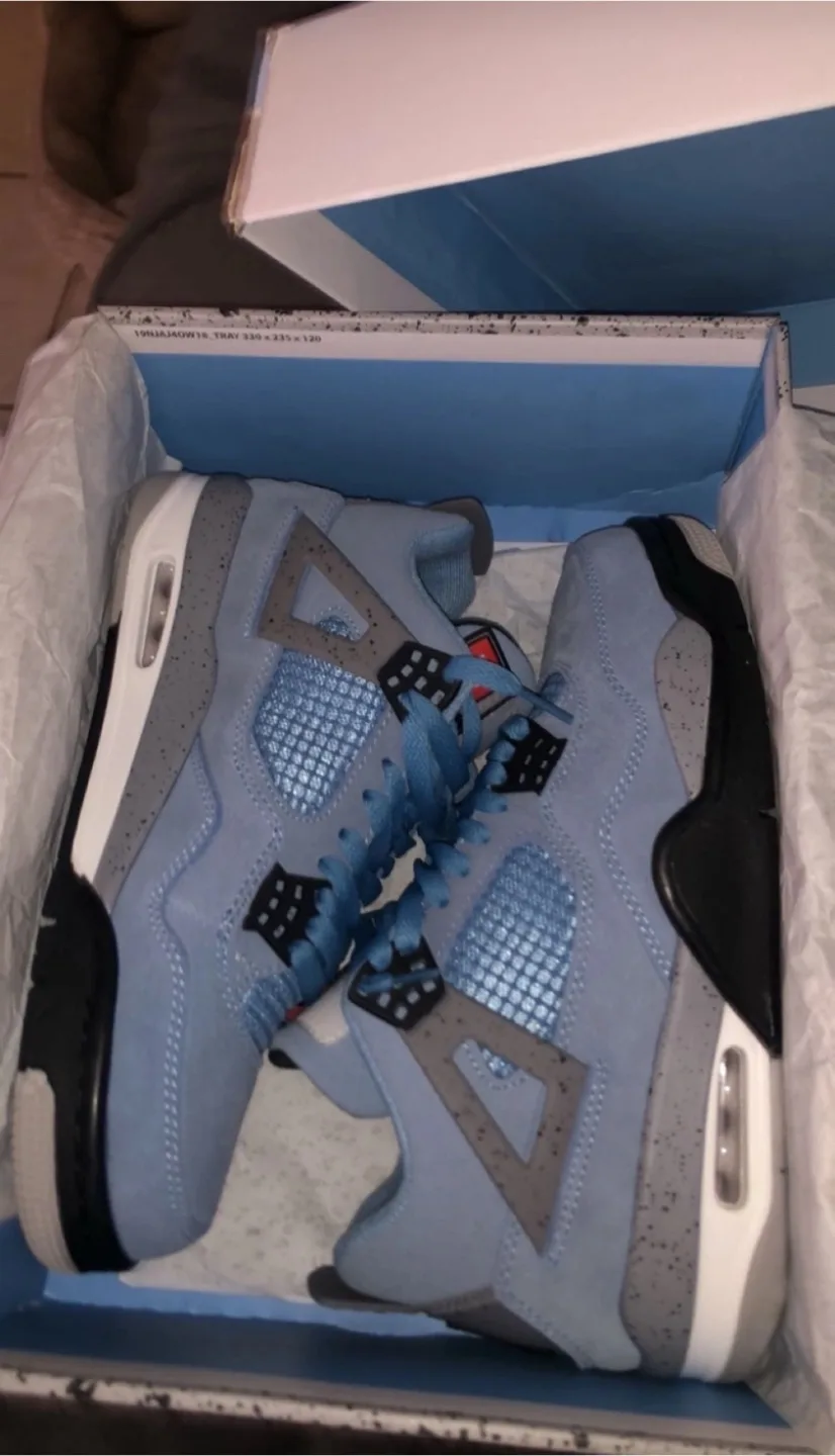 Jordan 4 Retro University Blue UNC Size 9 Men’s thumbnail