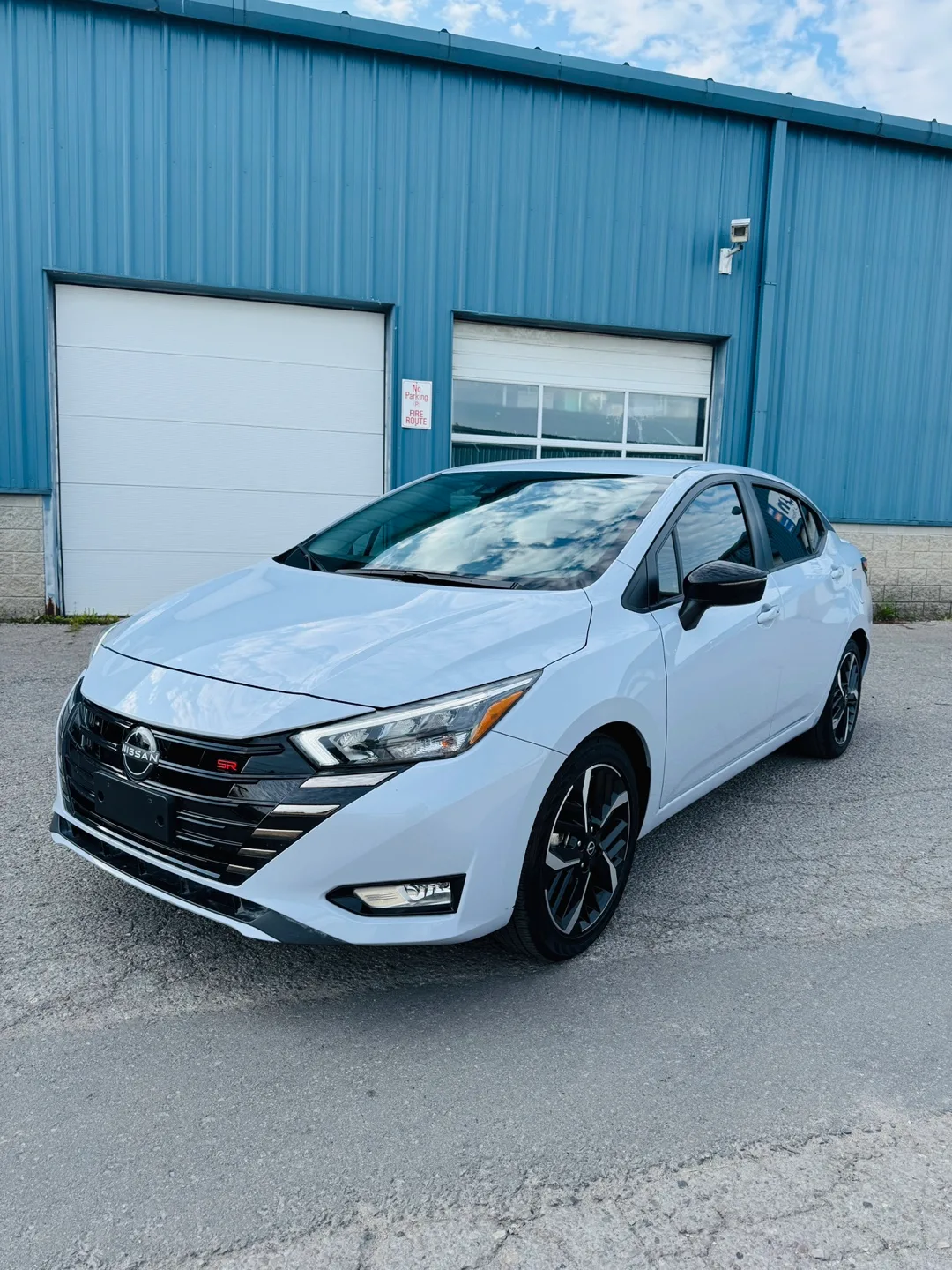 2024 Nissan Versa SR image indicator(2)