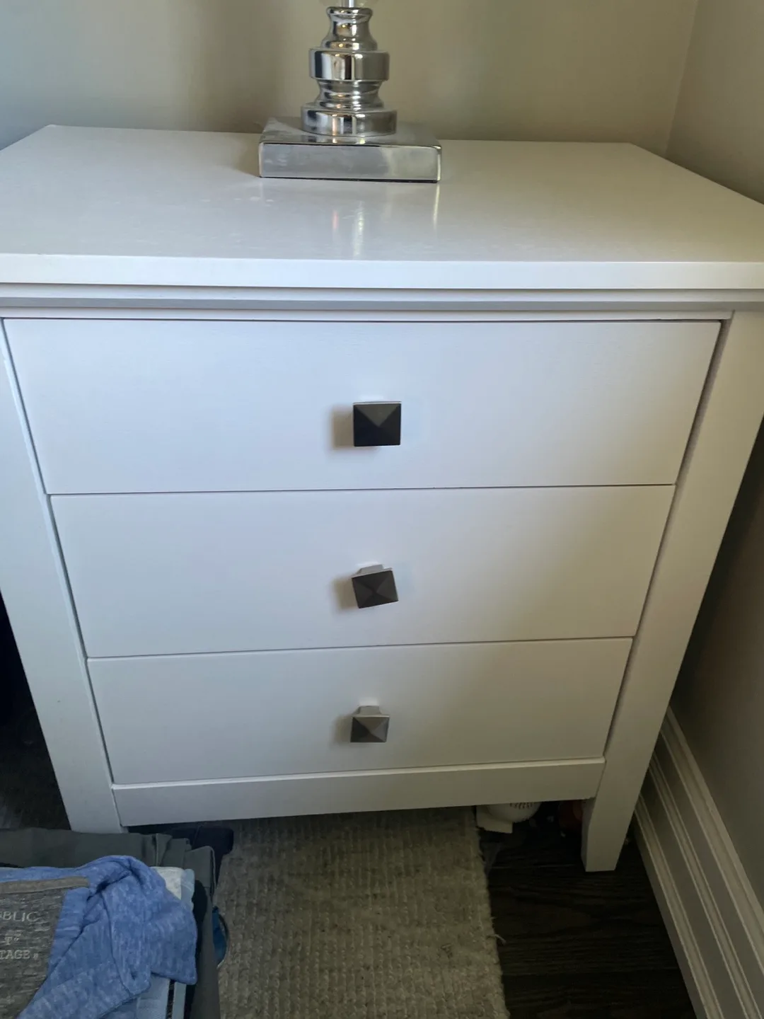 Set of Two EUG White 3-Drawer Nightstands thumbnail
