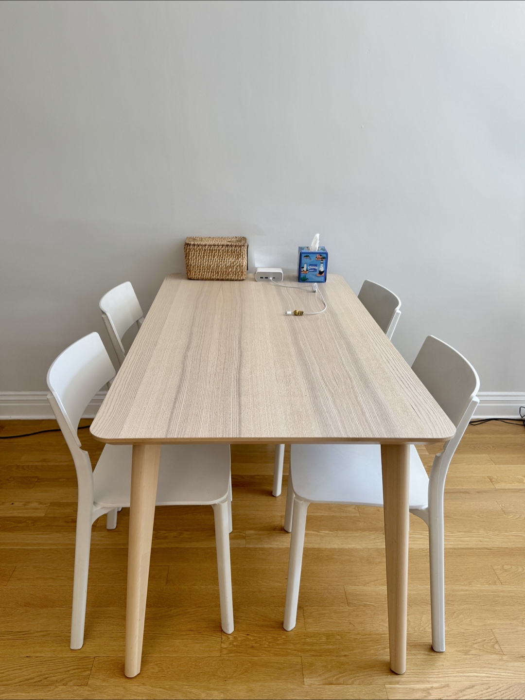Dining Table + 4 Chairs