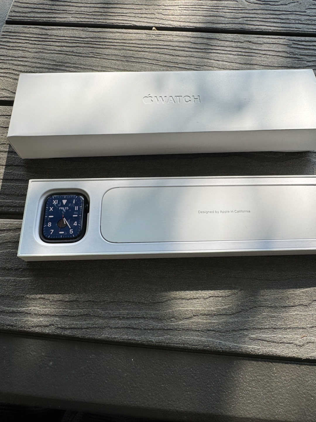 Apple Watch Series 8 45mm – Great Condition + 4 Extra Straps