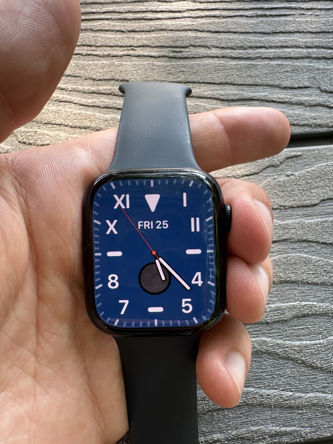 Apple Watch Series 8 45mm – Great Condition + 4 Extra Straps - photo 2