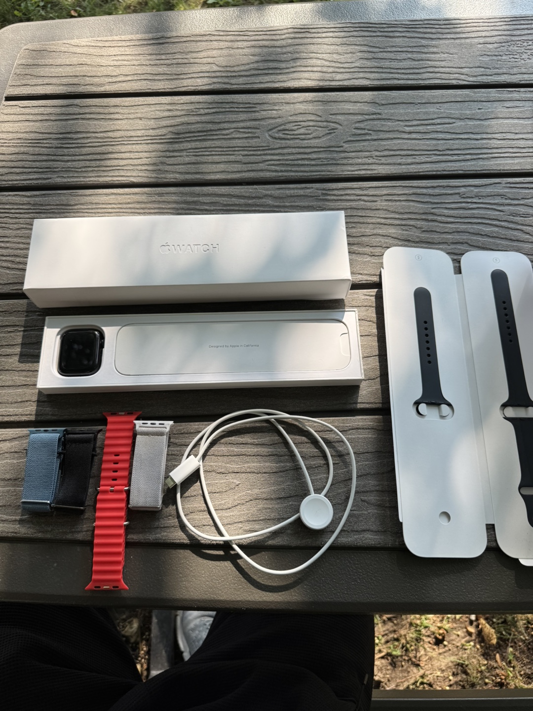 Apple Watch Series 8 45mm – Great Condition + 4 Extra Straps - photo 4