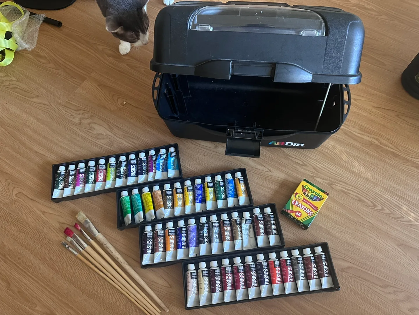 Liquitex Basics Acrylic Paint Set with Brushes thumbnail