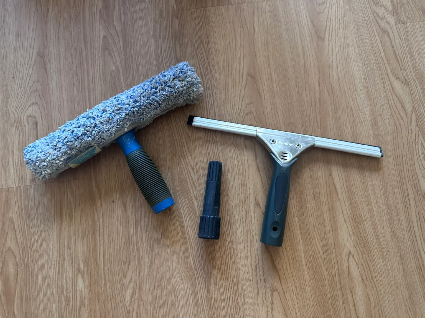Window Squeegee and Washer Set thumbnail