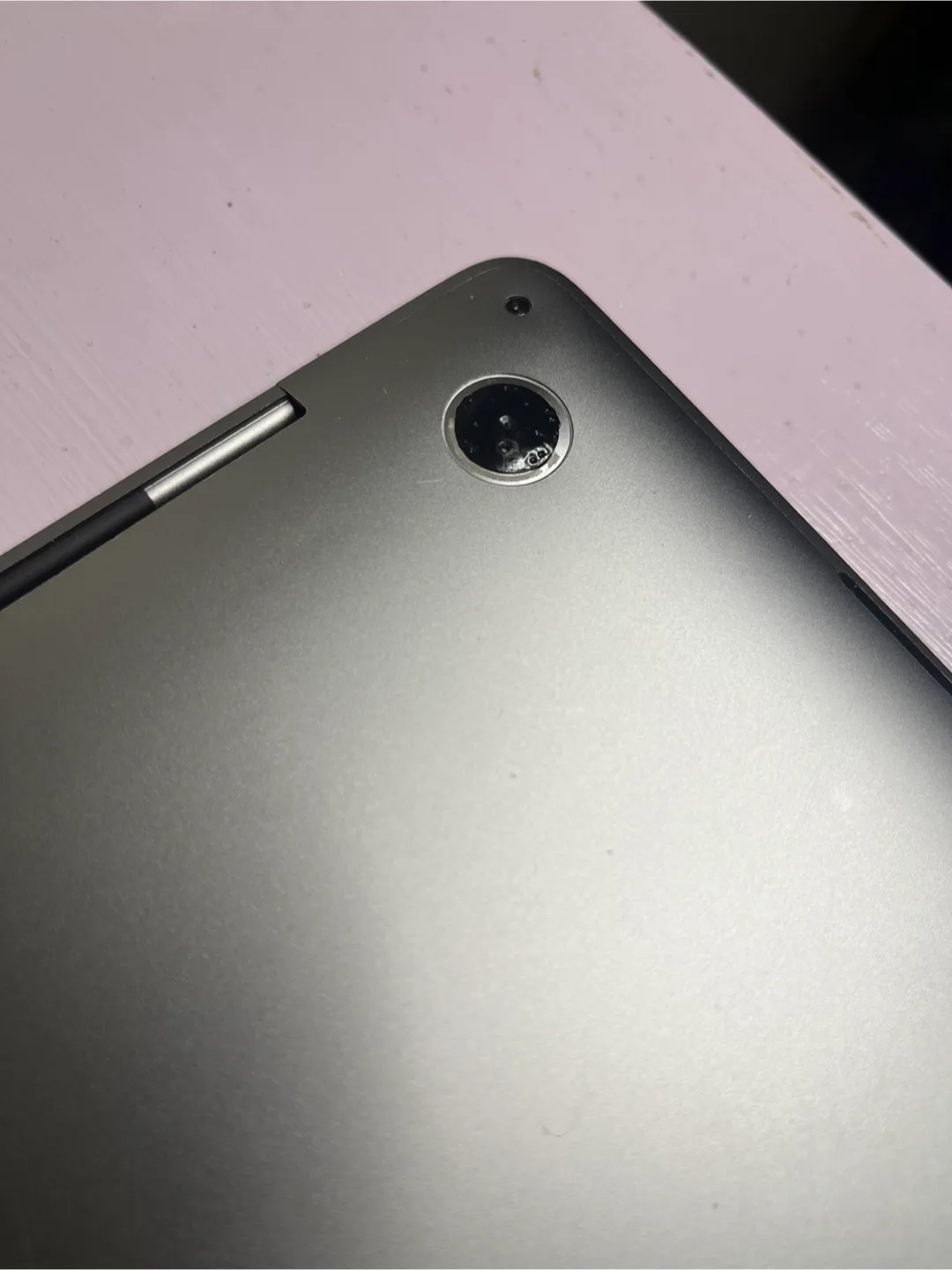 Apple MacBook Pro 16-inch image indicator(6)