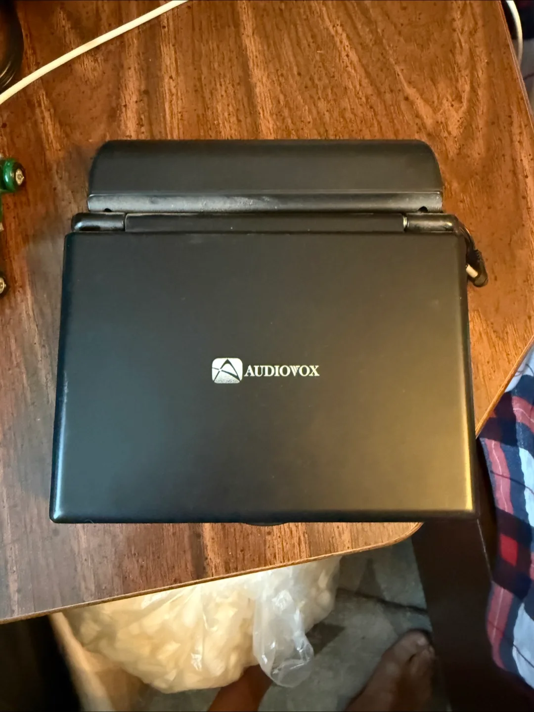 Audiovox D1718 7" LCD Monitor & DVD Player. Parts, no charger thumbnail