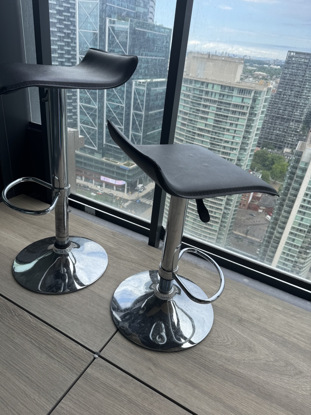 Set of 2 Black Bar Stools