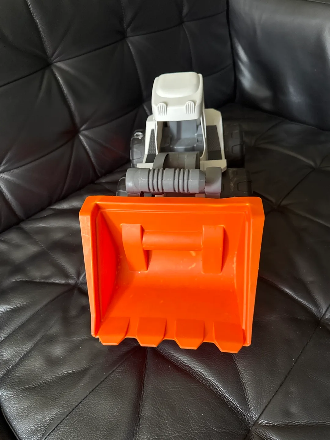 Toy Excavator - Great Condition! thumbnail