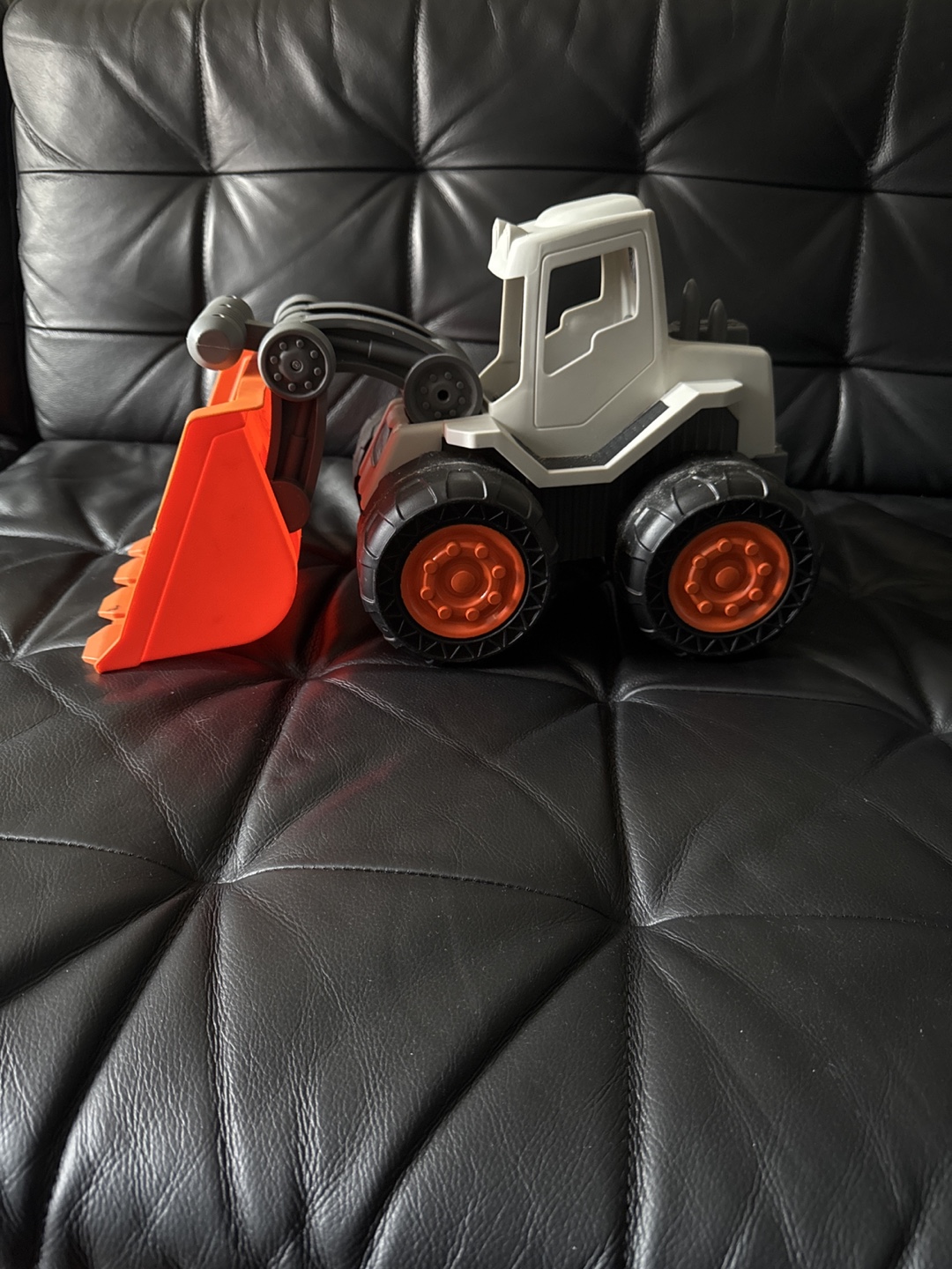 Toy Excavator - Great Condition! - photo 3