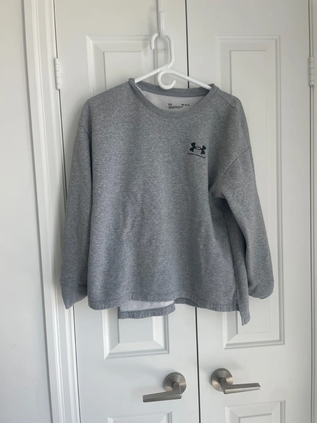 Under Armour Grey Crewneck Sweatshirt - Size M thumbnail