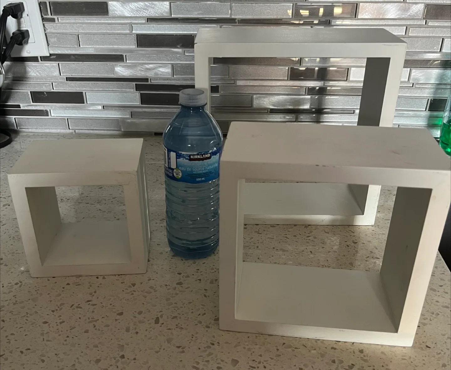 White Cube Shelves - Set of 3 image indicator(2)