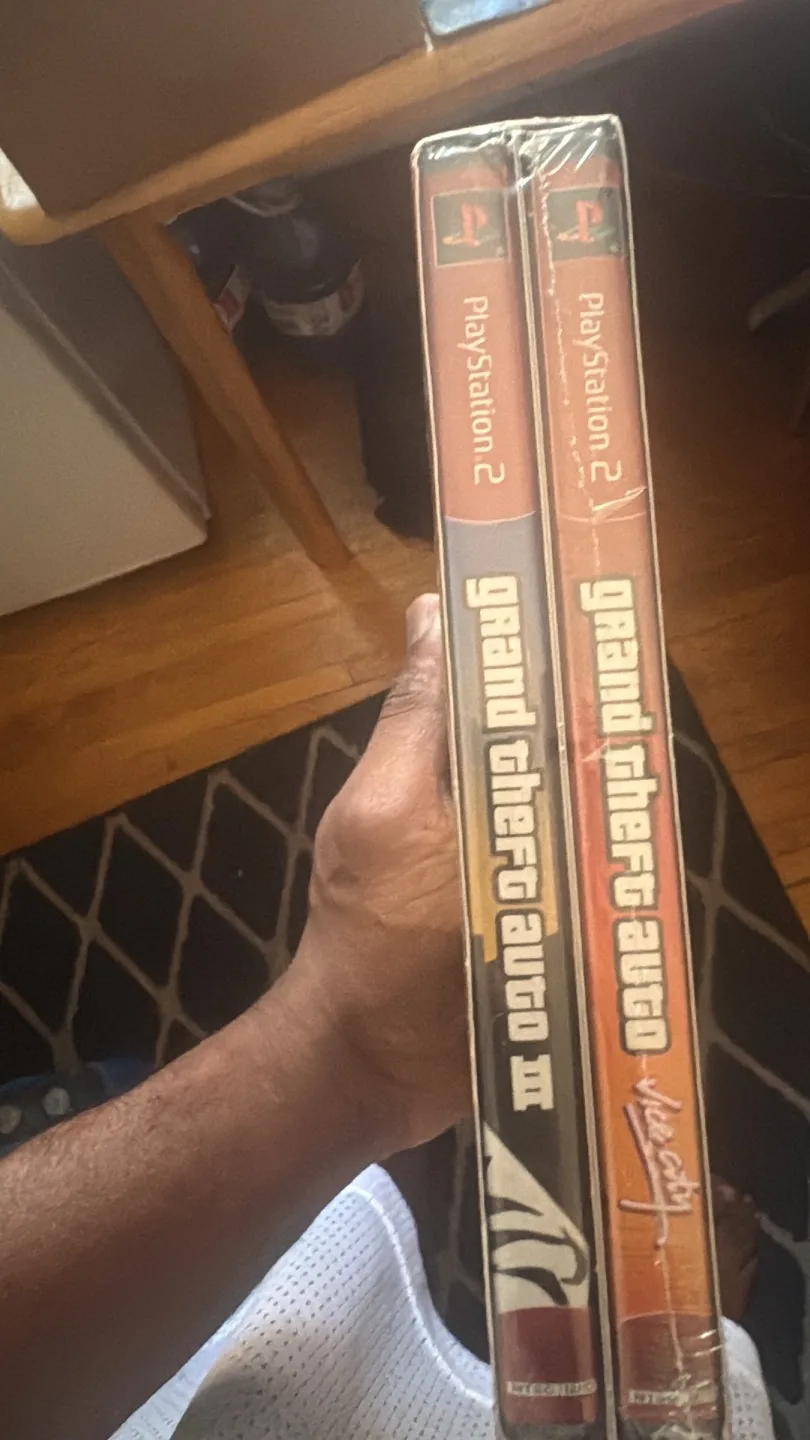 Grand Theft Auto Double Pack & GTA V