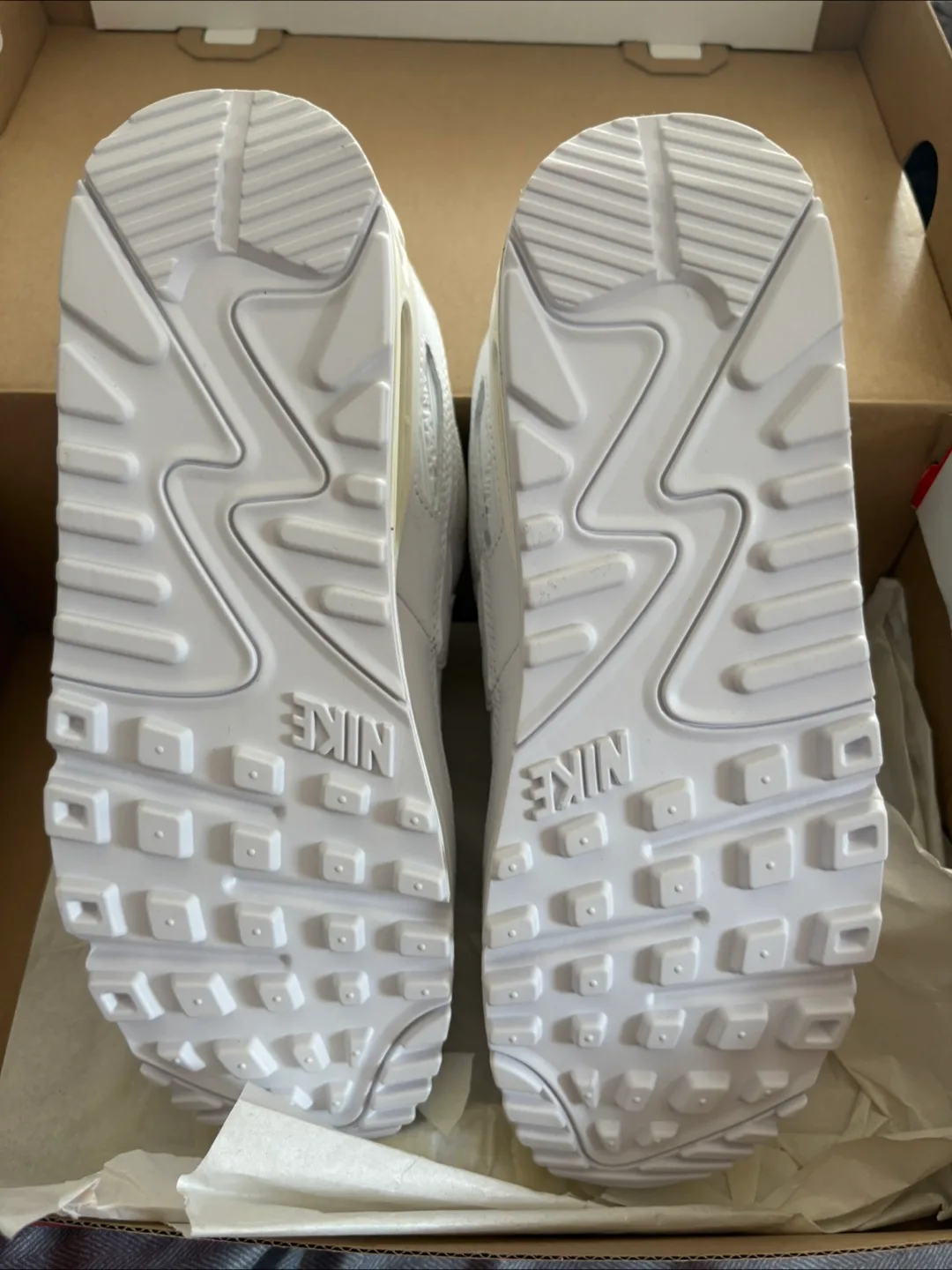 Nike Air Max 90 - Men's Size 6 - White image indicator(3)