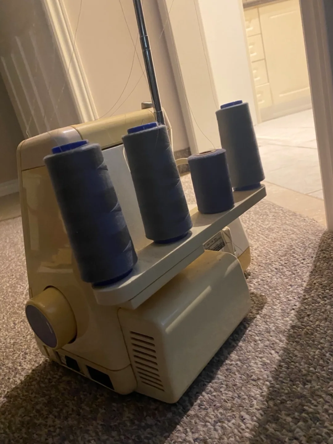 Serger Sewing Machine. Husqvarna Huskylock 340D thumbnail