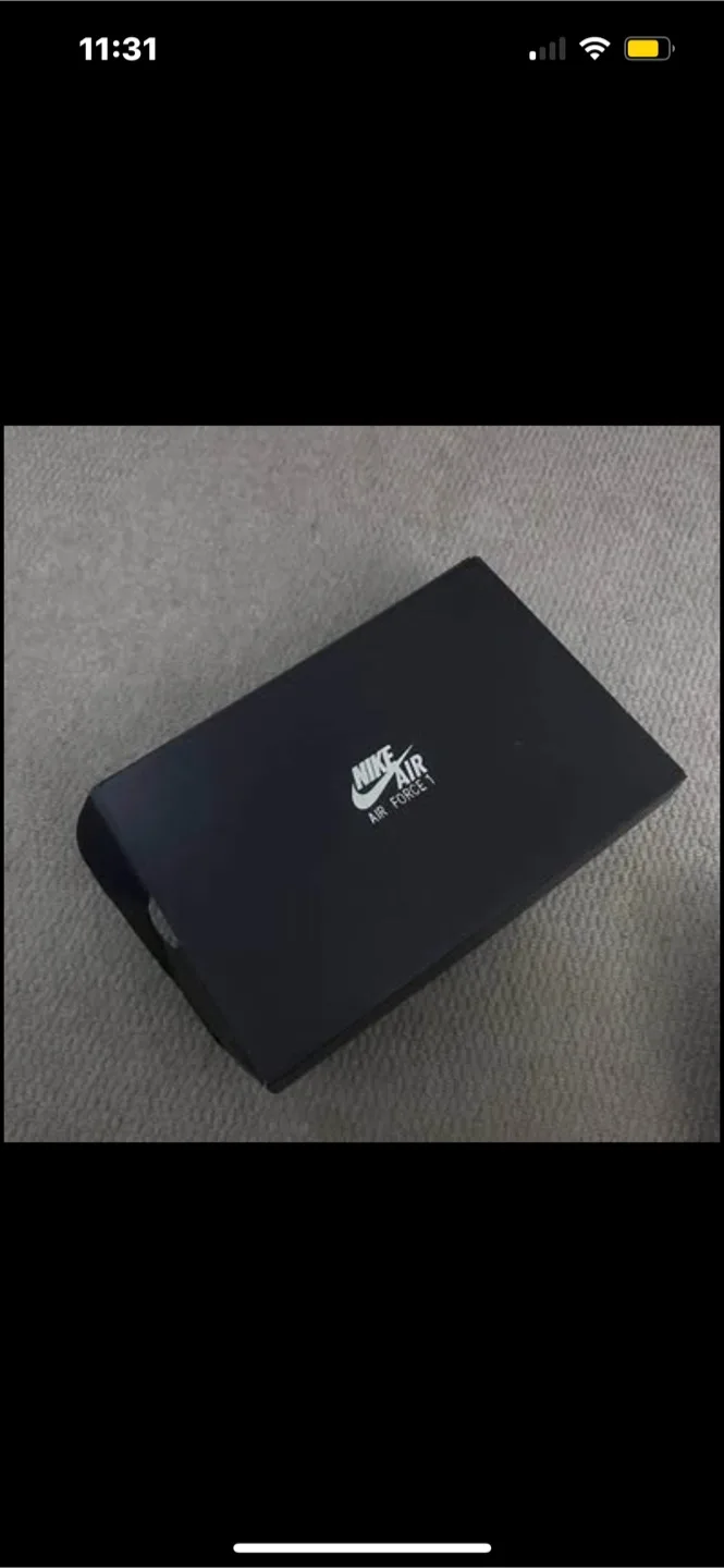 Nike Air Force 1 '07 LV8 White Size 10-10.5 image indicator(2)