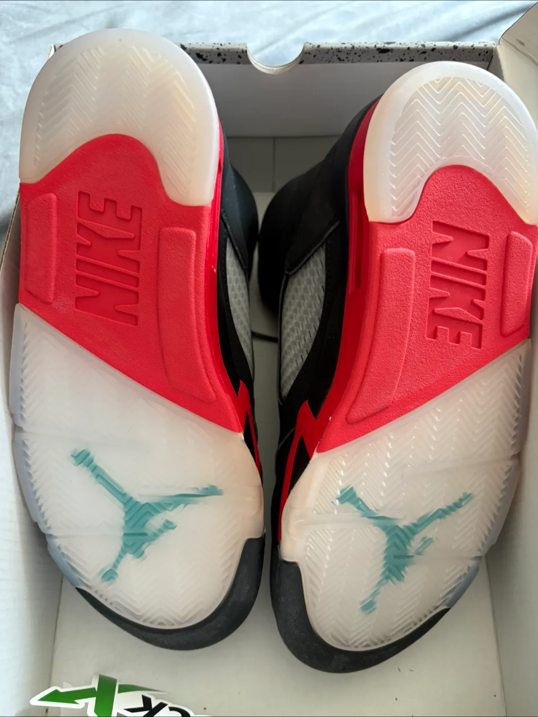 Nike Air Jordan 5 Retro Black/Emerald-Fire Red, US 7.5 image indicator(3)