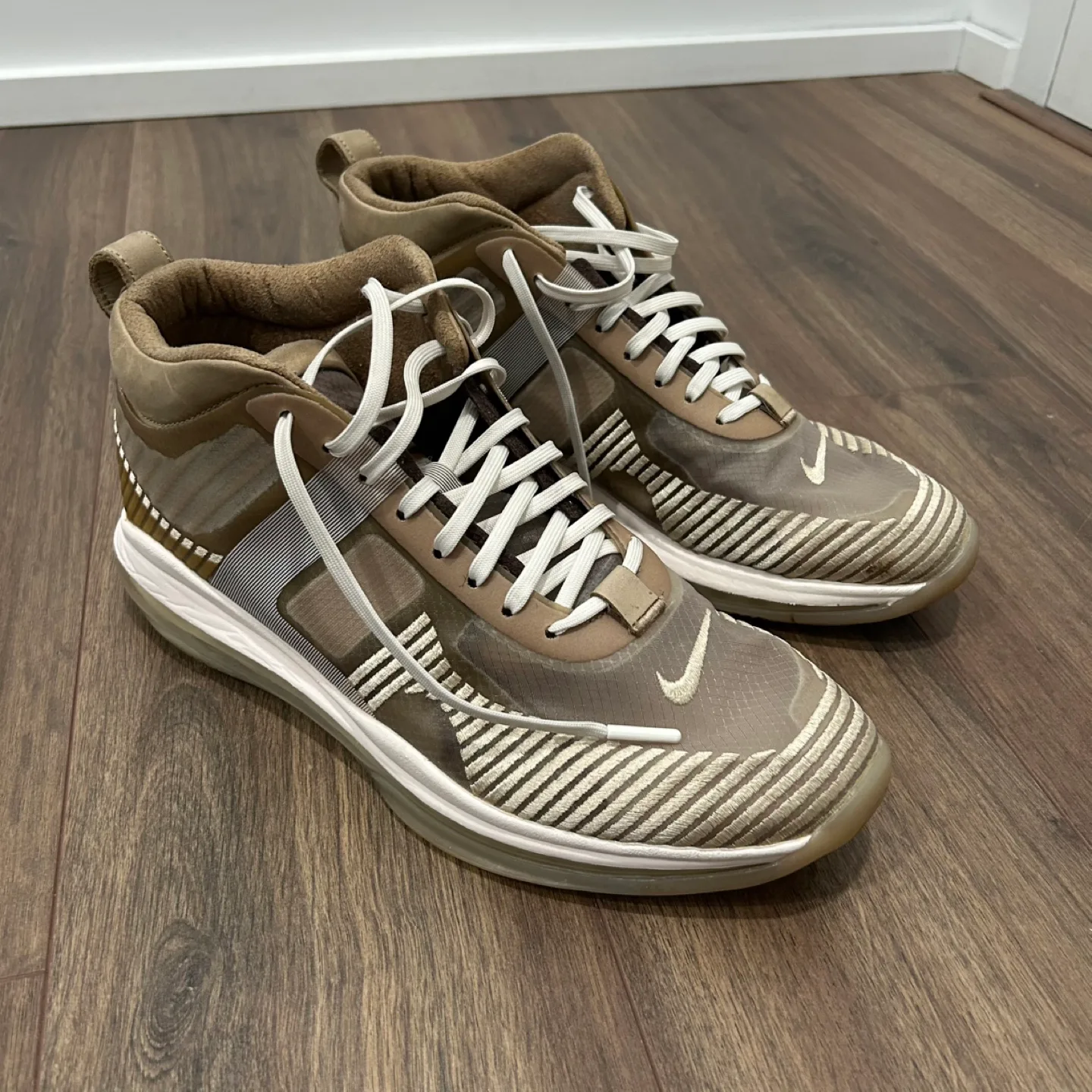 Nike - John Elliott X Lebron James (parachute beige) - US 10.5 image indicator(2)