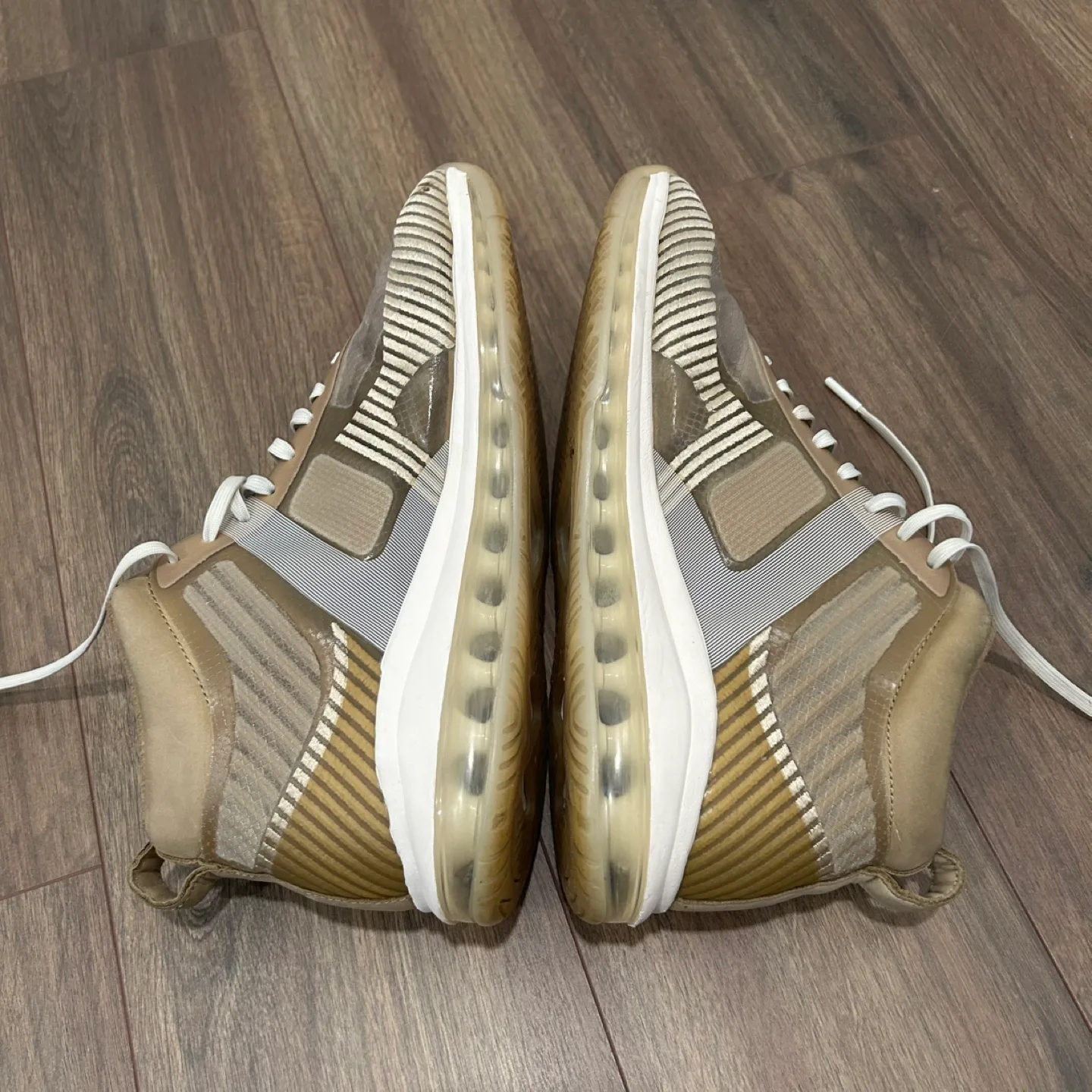 Nike - John Elliott X Lebron James (parachute beige) - US 10.5 image indicator(5)