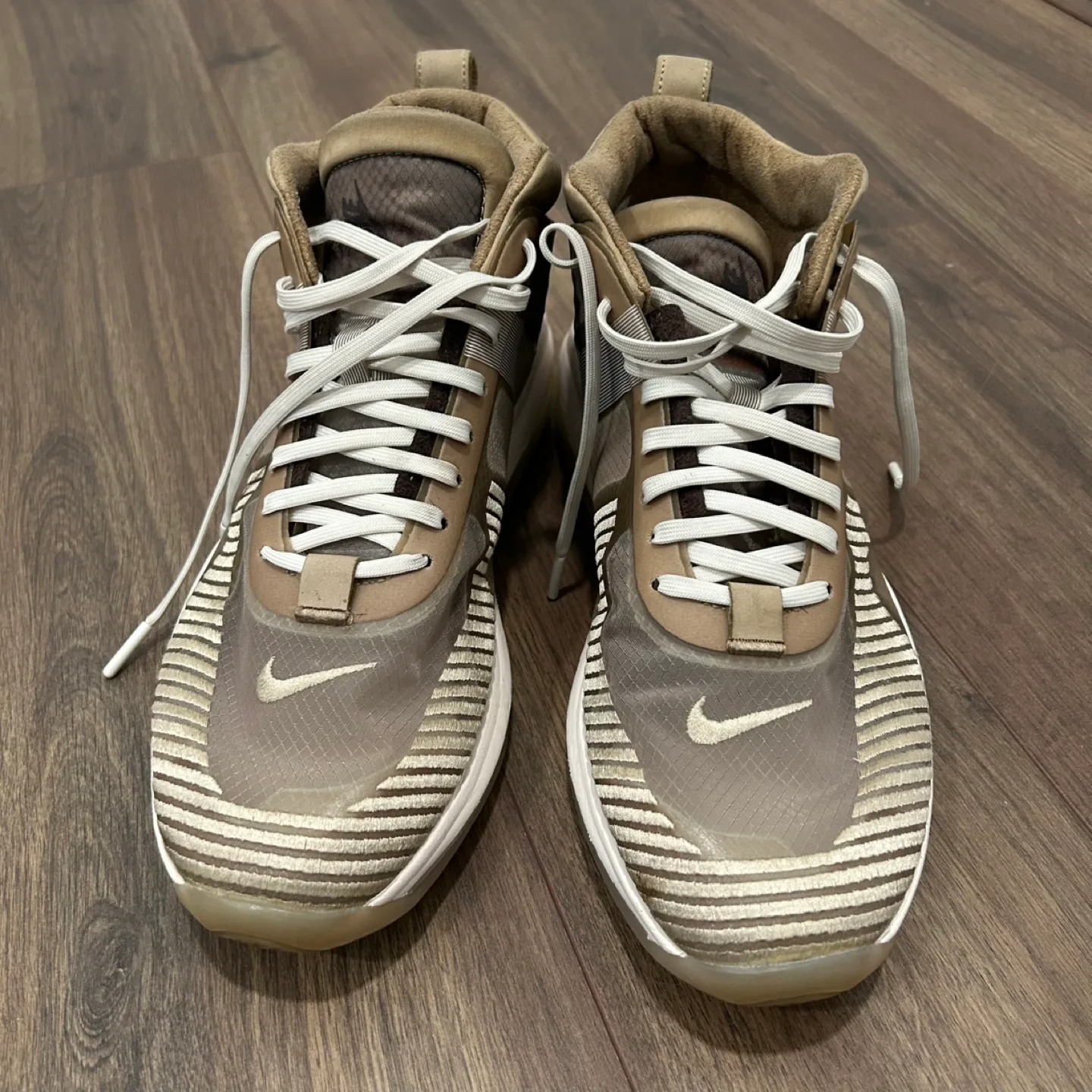 Nike - John Elliott X Lebron James (parachute beige) - US 10.5 image indicator(8)