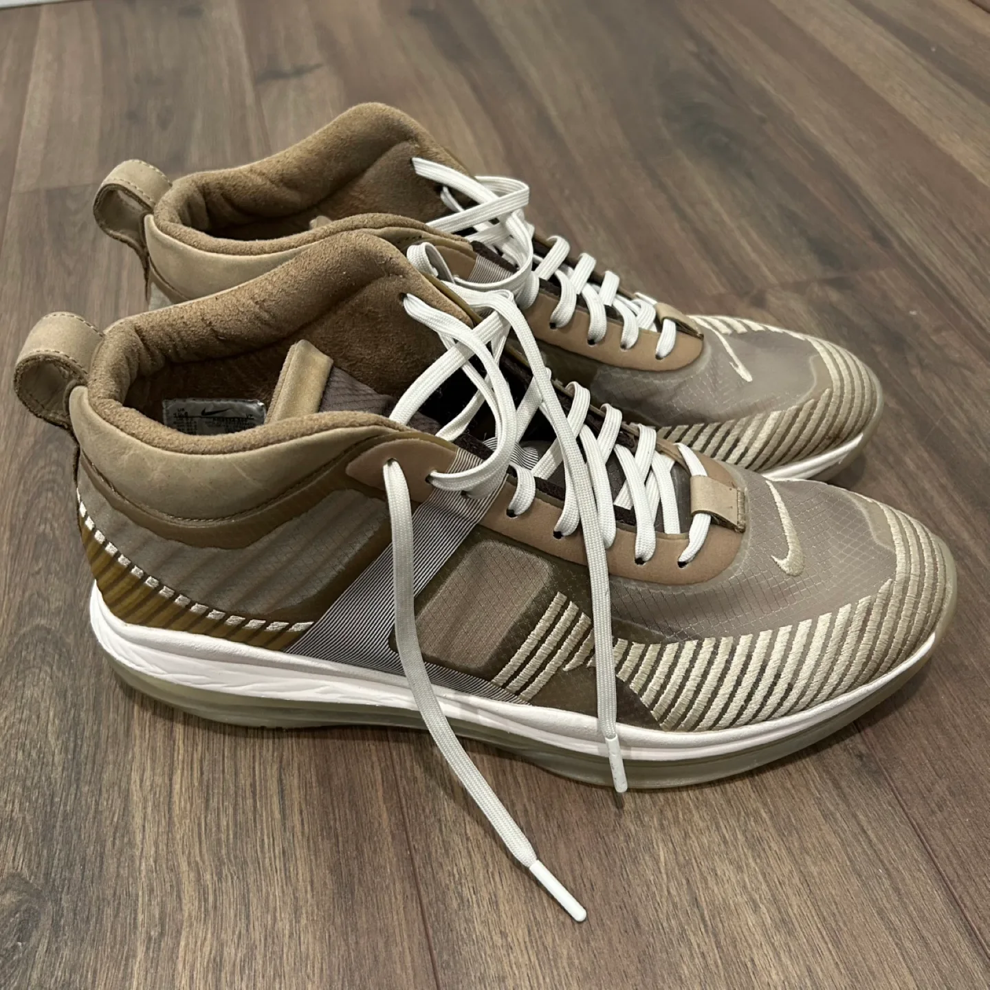 Nike - John Elliott X Lebron James (parachute beige) - US 10.5 image indicator(9)