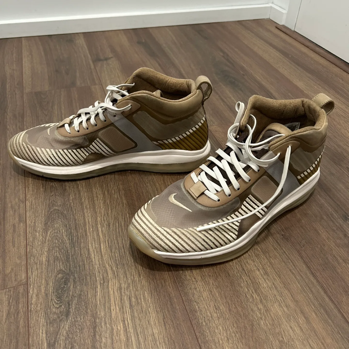 Nike - John Elliott X Lebron James (parachute beige) - US 10.5 image indicator(10)