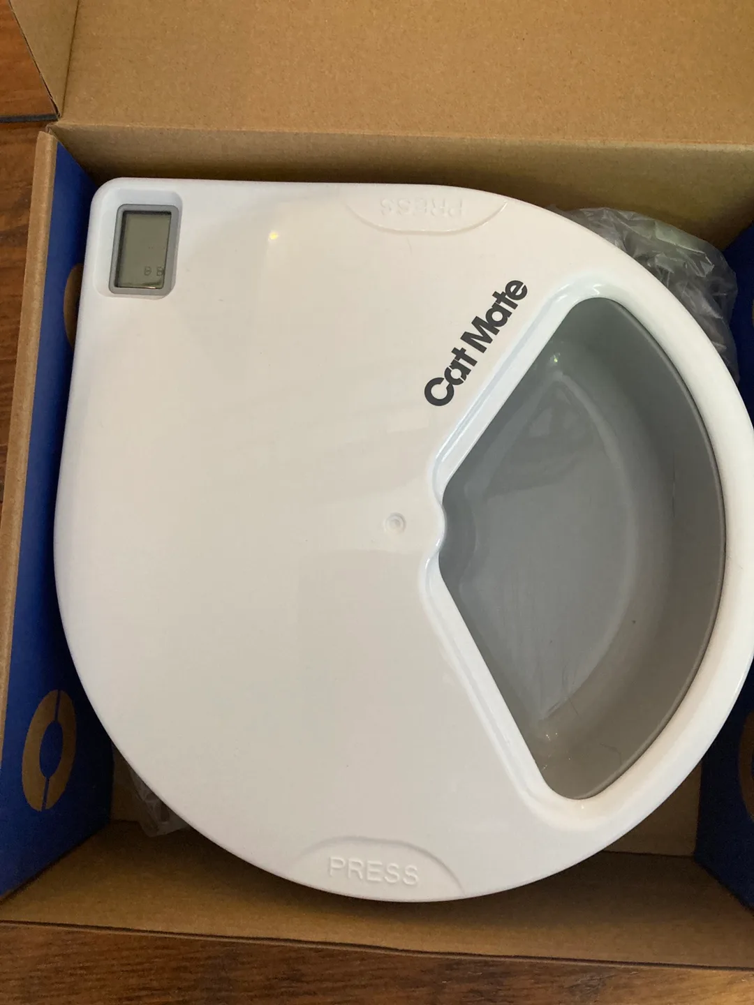 Cat Mate Automatic Pet Feeder - Brand New! image indicator(3)