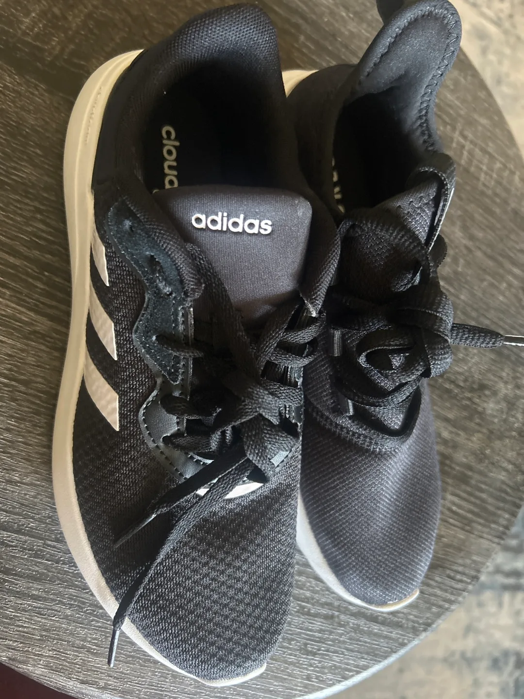 🔷🔷🔷Adidas Running Shoes  Boys image indicator(4)