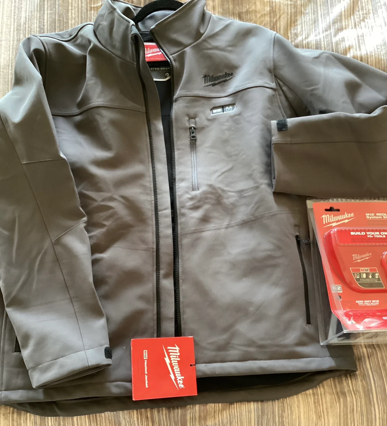 Milwaukee Heated Jacket XL + M12 Starter Kit image indicator(3)