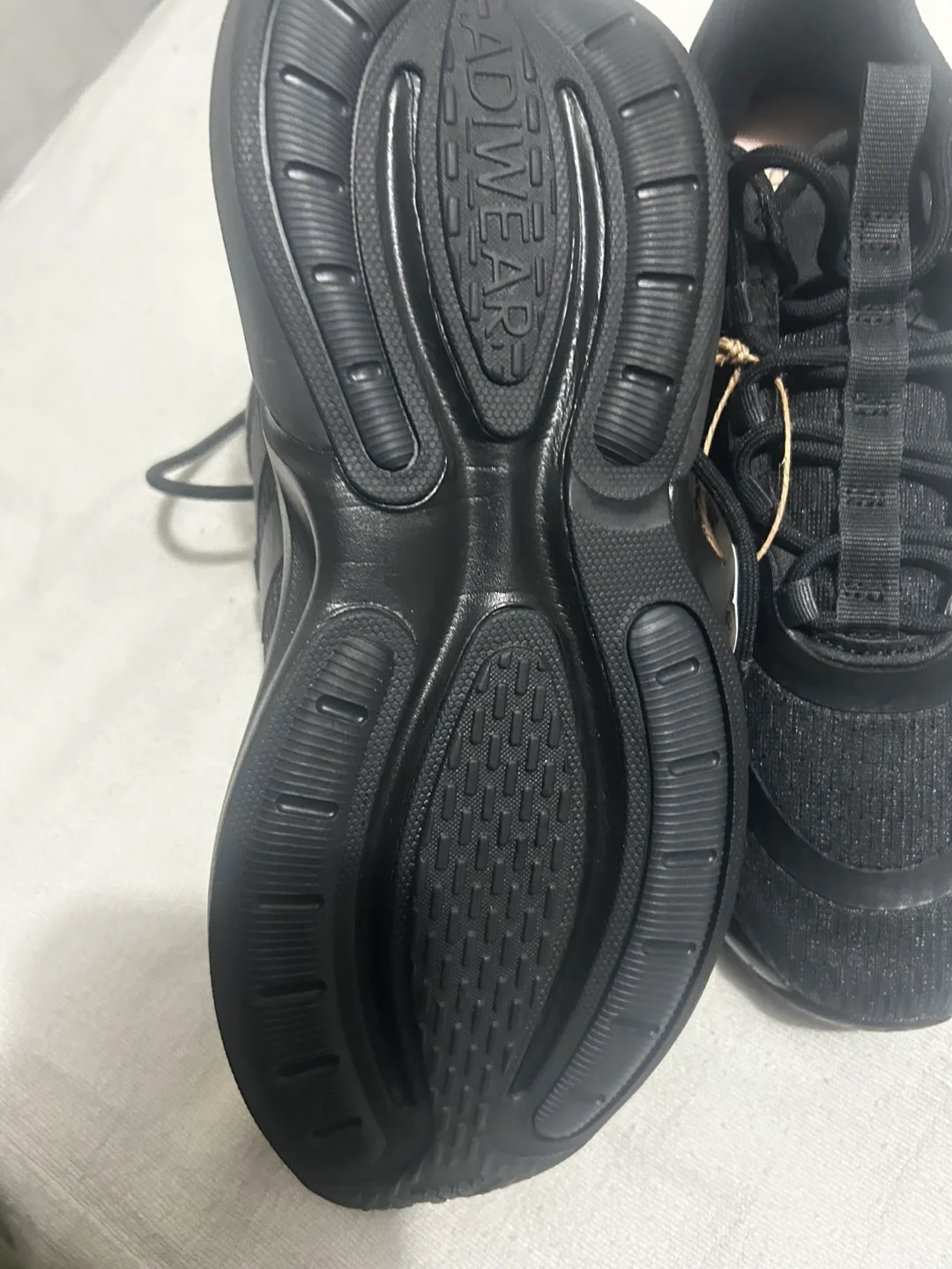 🔴🔴🔴Adidas Comfort Shoes - Size 7 image indicator(6)