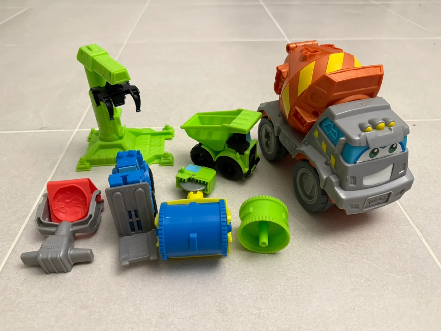 Play-Doh Wheels Construction Toy Set thumbnail